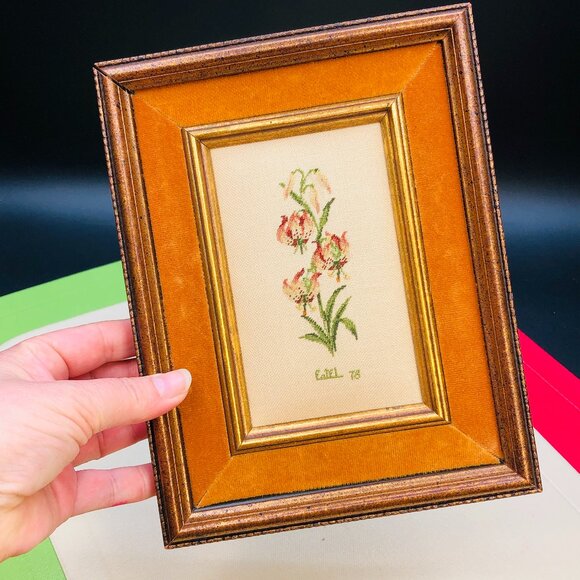 Vintage 70s Hand-stitched Needlepoint Flower Botanical Wall Hanging: Wood Frame - Picture 1 of 10